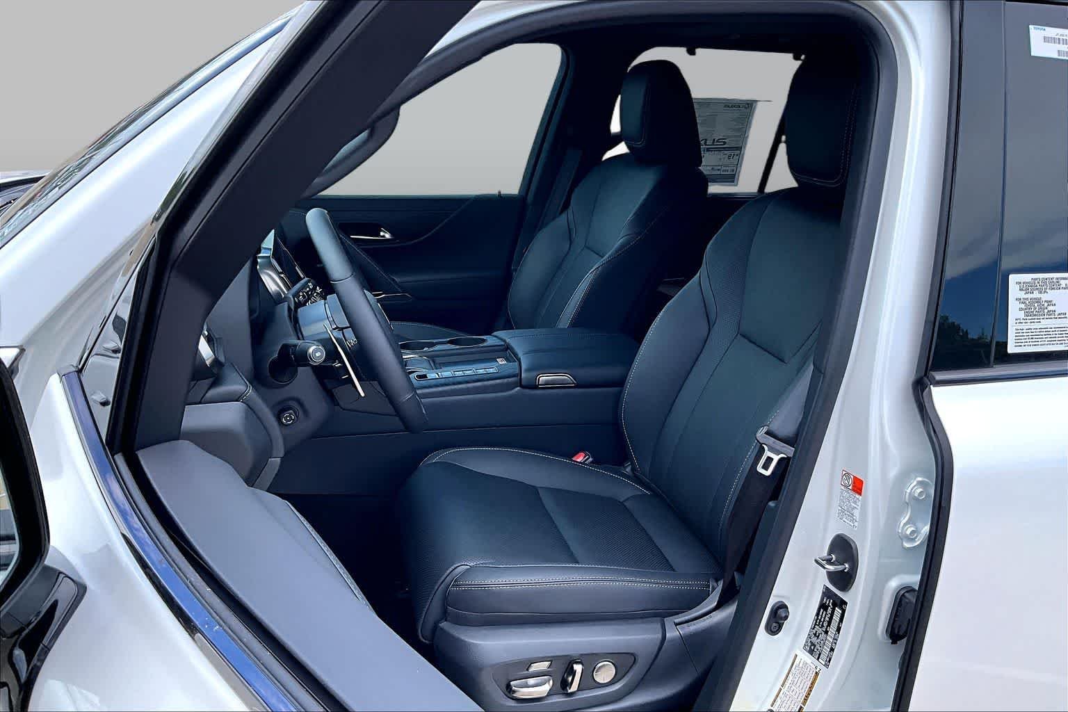 New 2026 Eminent White Pearl Lexus LUXURY image 16