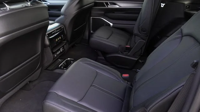 New 2026 High Gloss Black Exterior Paint Jeep Limited Altitude image 13
