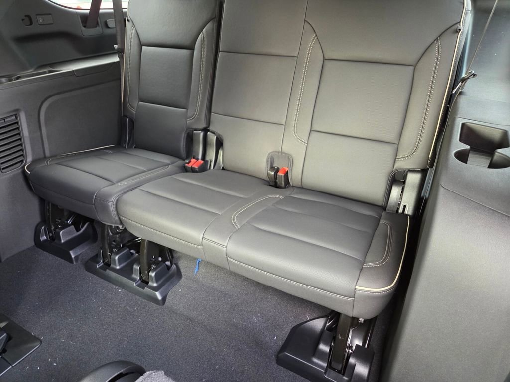 2025 Chevrolet Suburban Premier - Photo 9