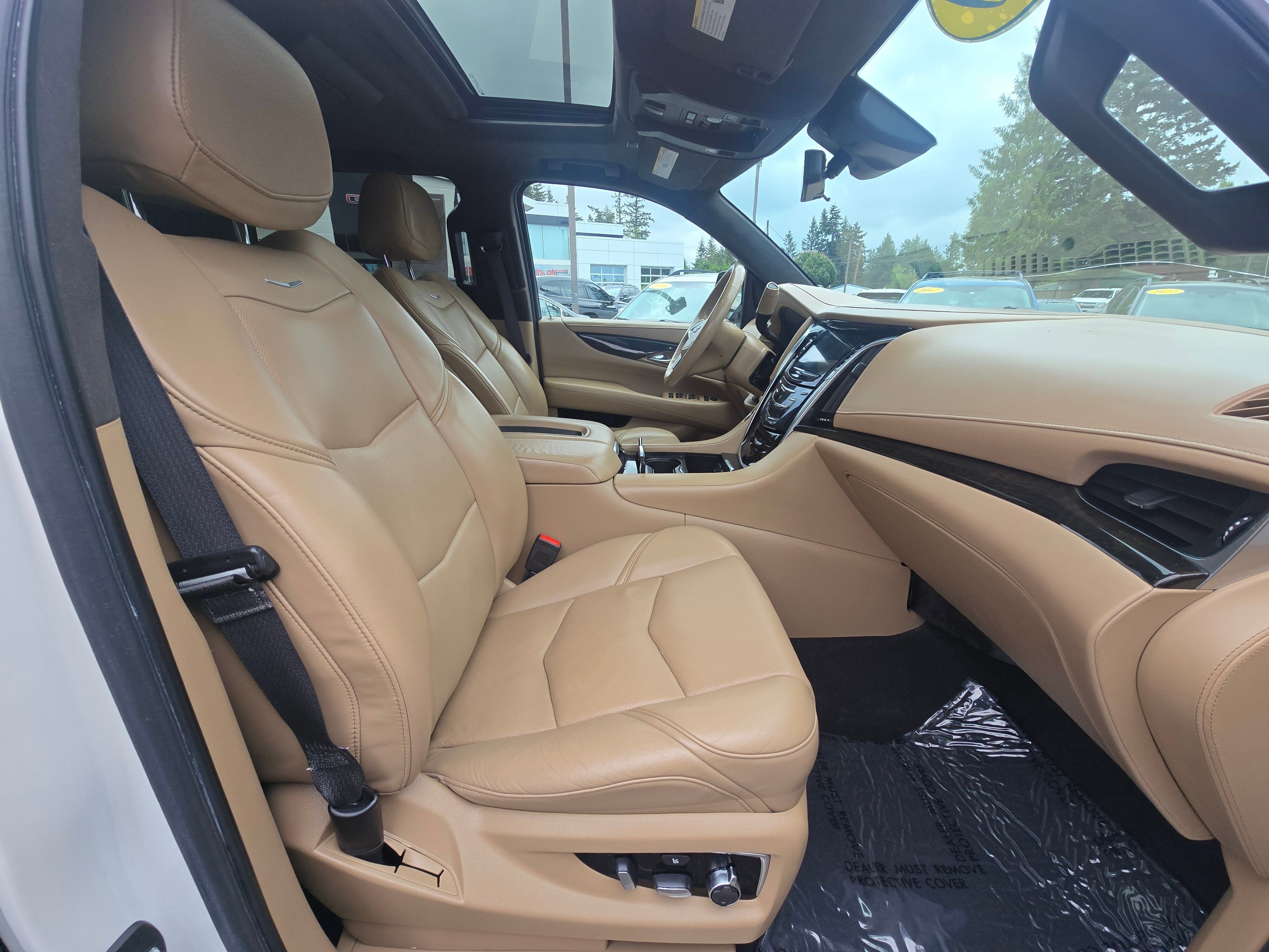 Used 2020 CRYSTAL WHITE TRICOAT Cadillac Platinum image 11