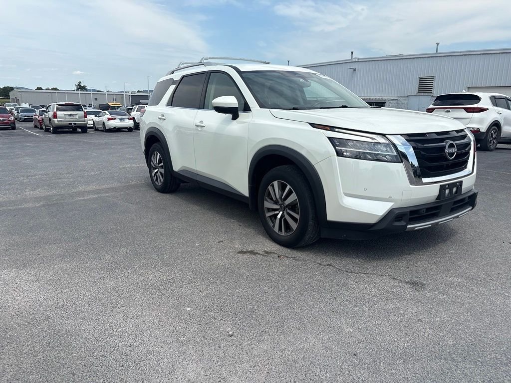 Used 2023 White Nissan SL image 2