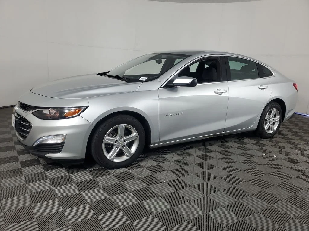 Used 2022 Silver Chevrolet LT image 8