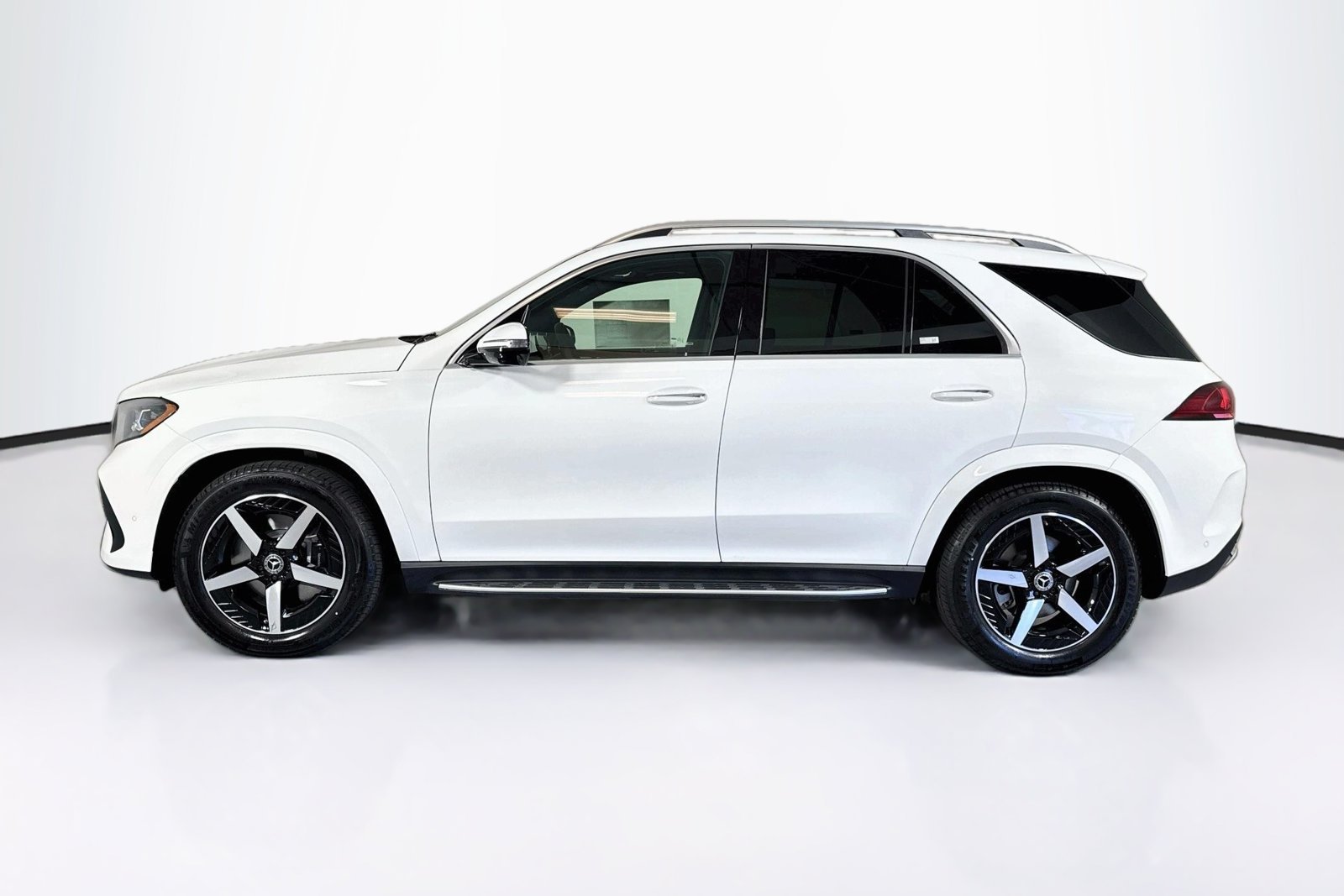 New 2027 Polar White Mercedes-Benz GLE 450 image 8