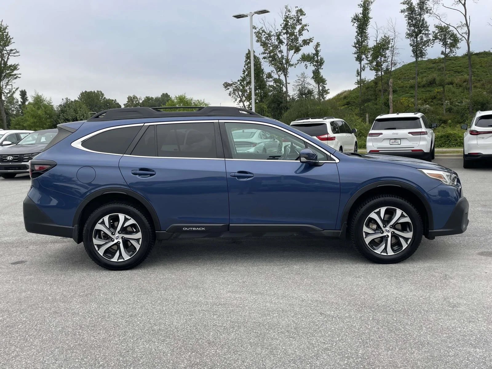 Used 2021 Abyss Blue Pearl Subaru Limited image 28