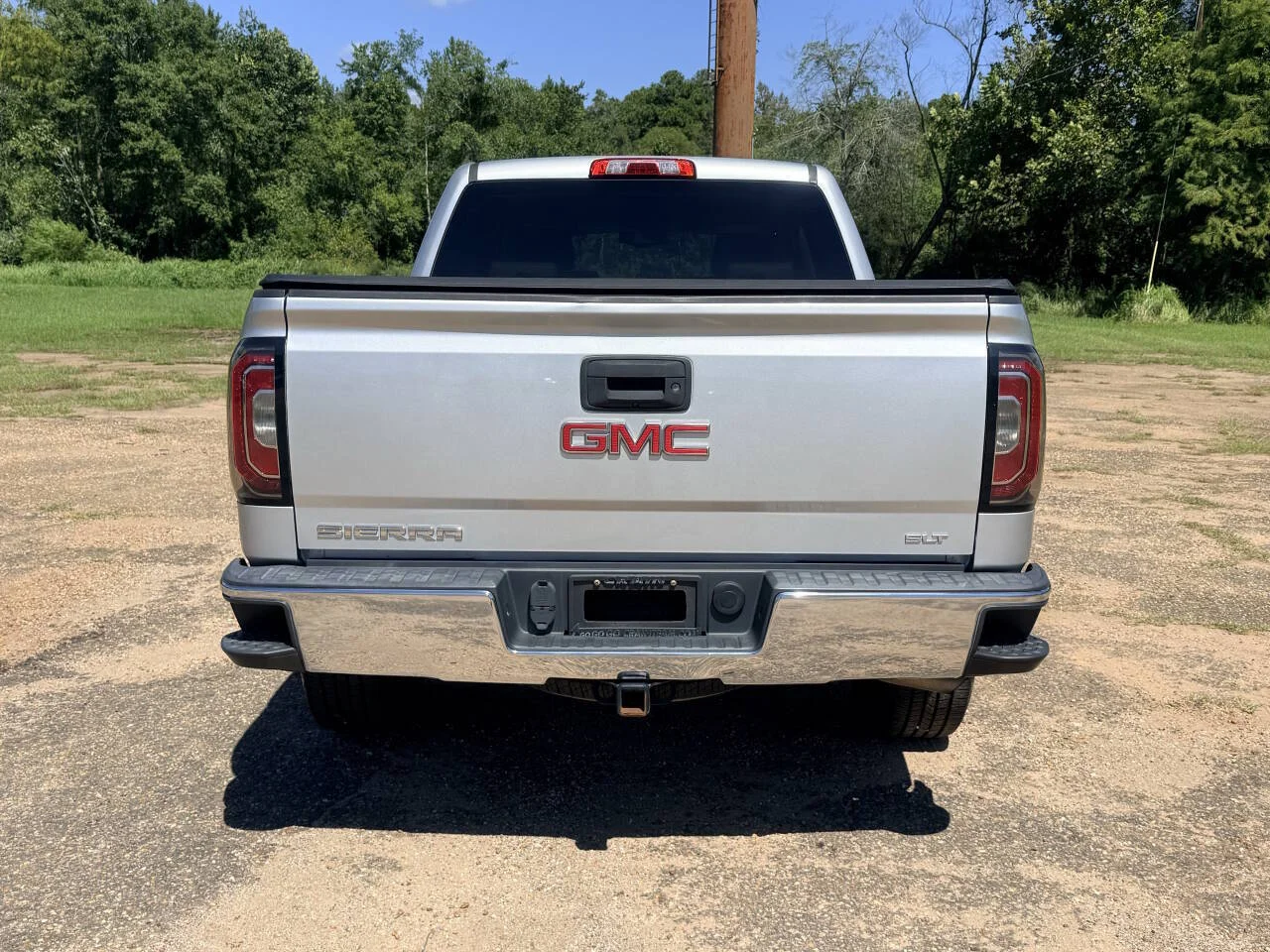 Used 2017 Silver GMC SLT 4x4 4dr Crew Cab 5.8 ft. SB image 4