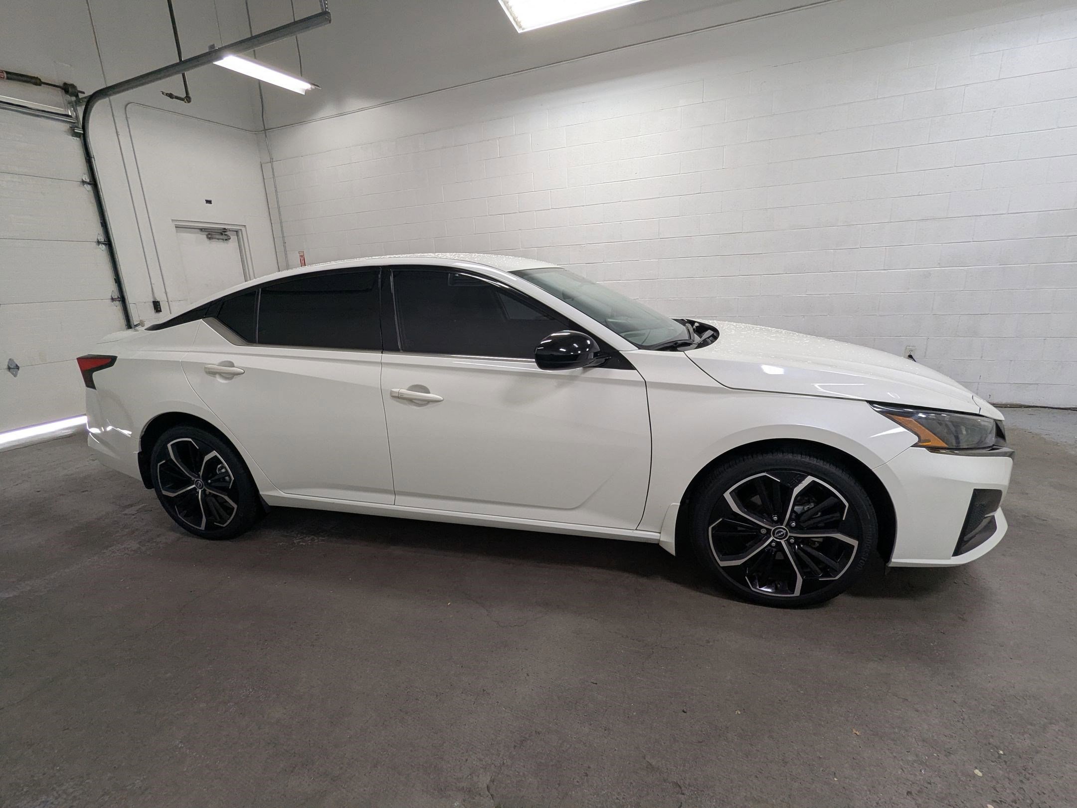 Used 2023 Pearl White Tricoat Nissan 2.5 SR image 3