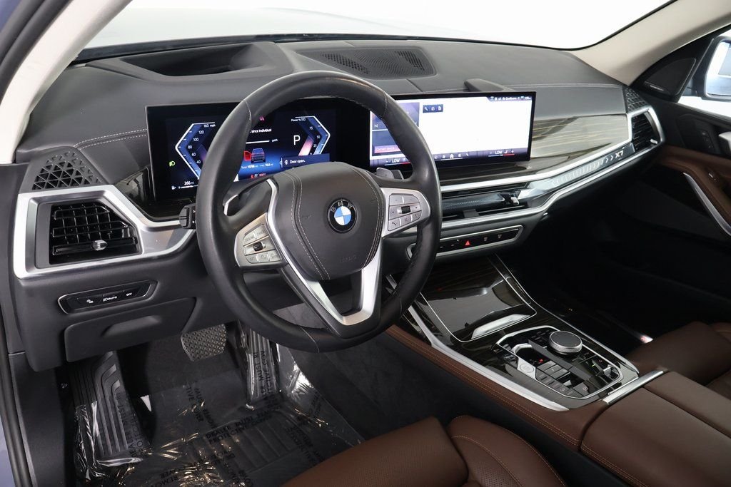 Used 2025 Copper Metallic BMW xDrive40i image 7