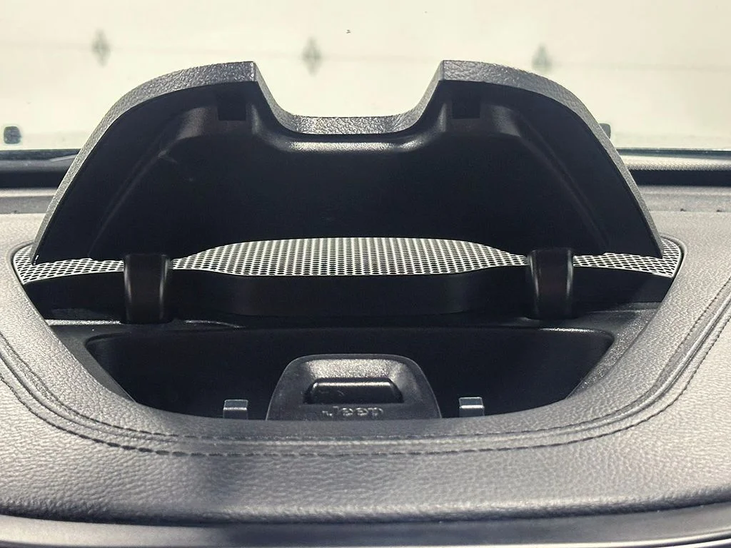 Used 2020 Gray Jeep Limited image 31