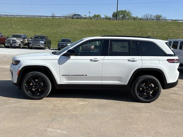New 2026 Bright White Clear-Coat Exterior Paint Jeep Limited image 8