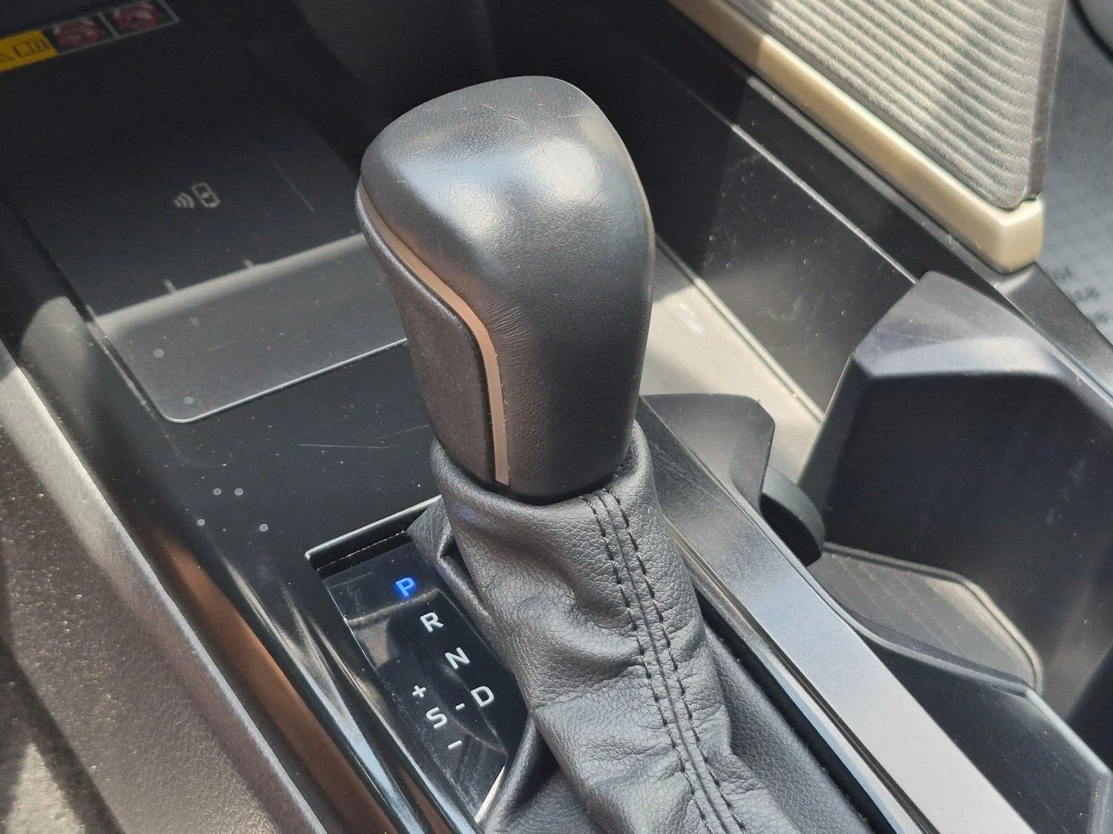 Used 2025 Underground Toyota LE image 12