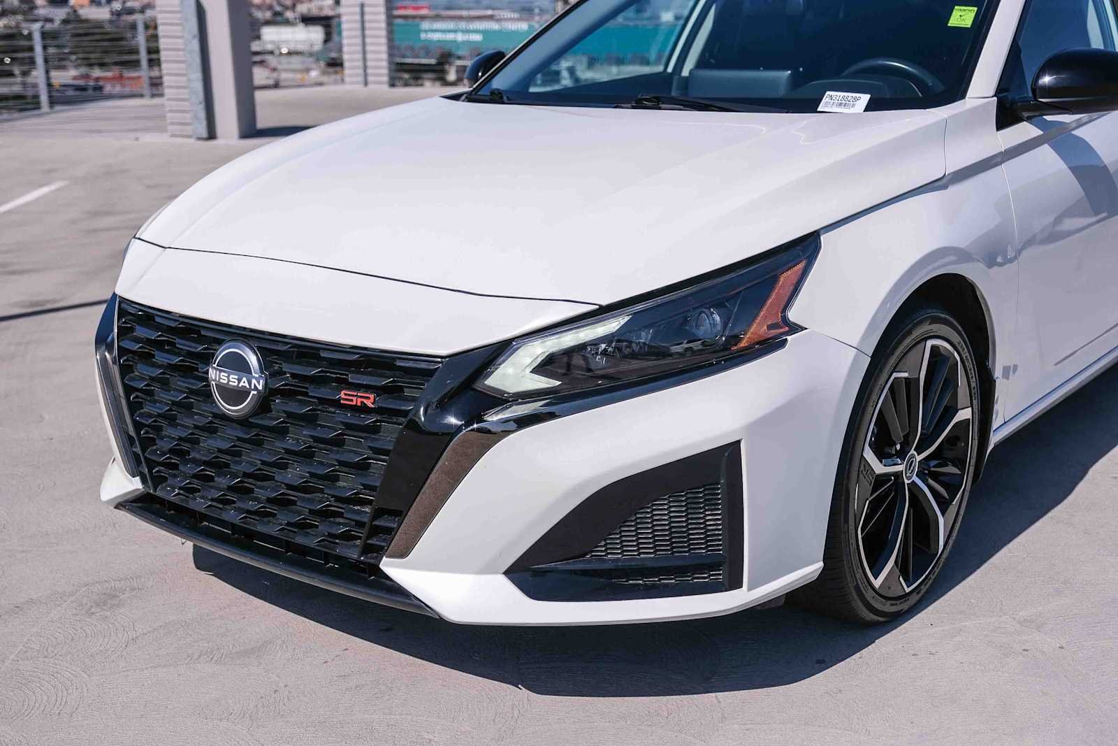 Used 2023 Pearl White Tricoat Nissan 2.5 SR image 11