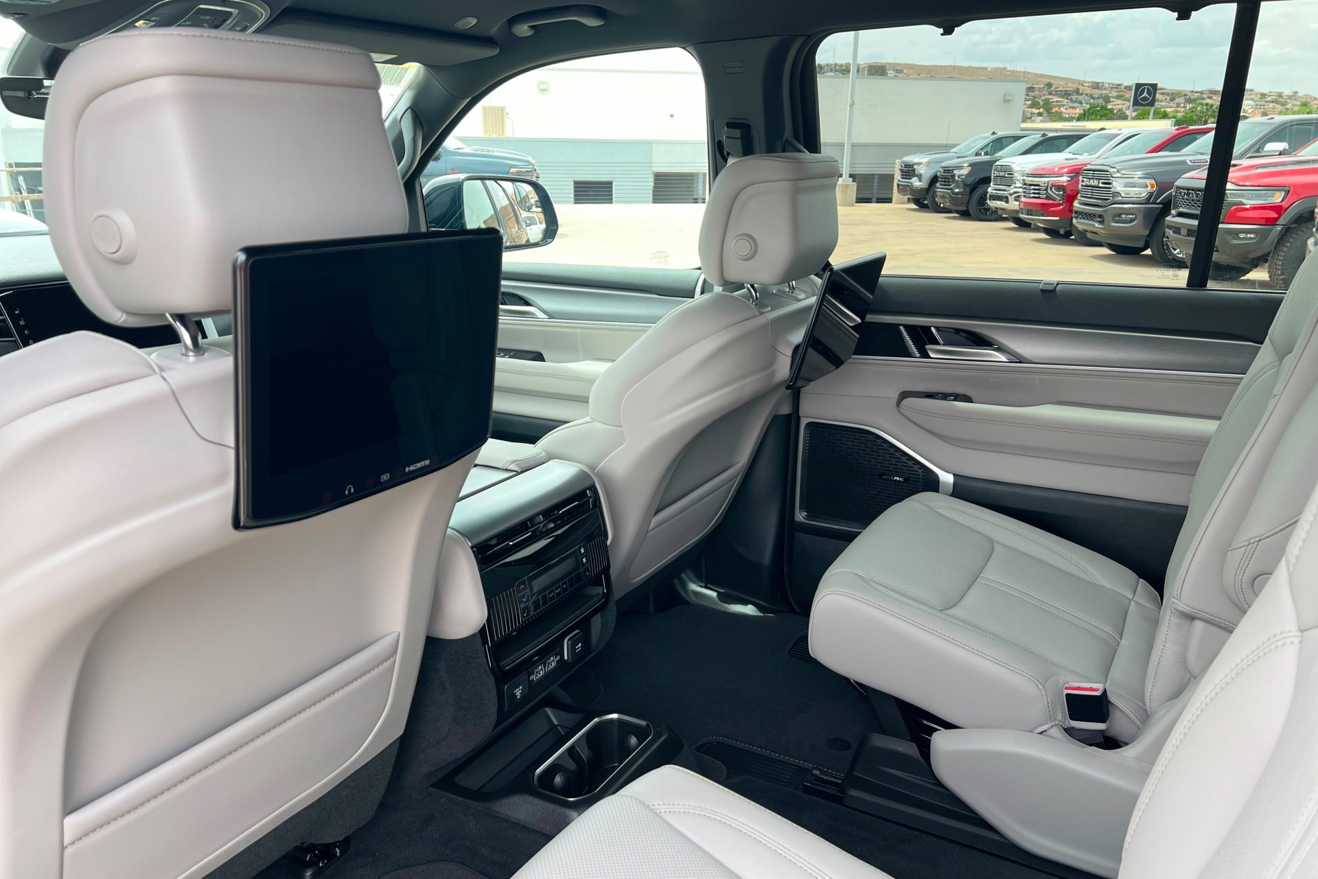 New 2026 Fathom Blue Pearl-Coat Exterior Paint (Late Availability) Jeep Limited Altitude image 20