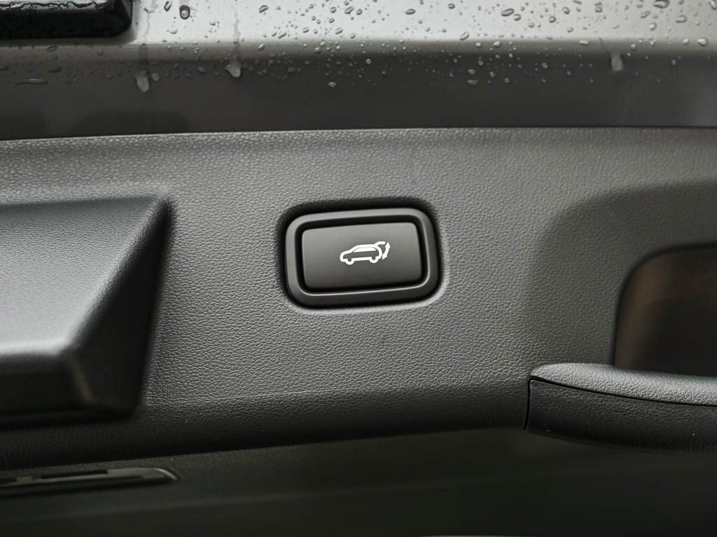 New 2026 Shimmering Silver Hyundai SEL Convenience AWD image 9