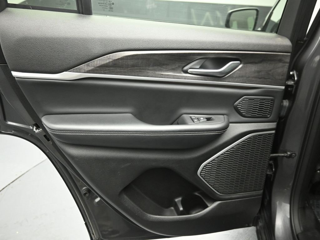 2022 JEEP GRAND CHEROKEE - Image 24