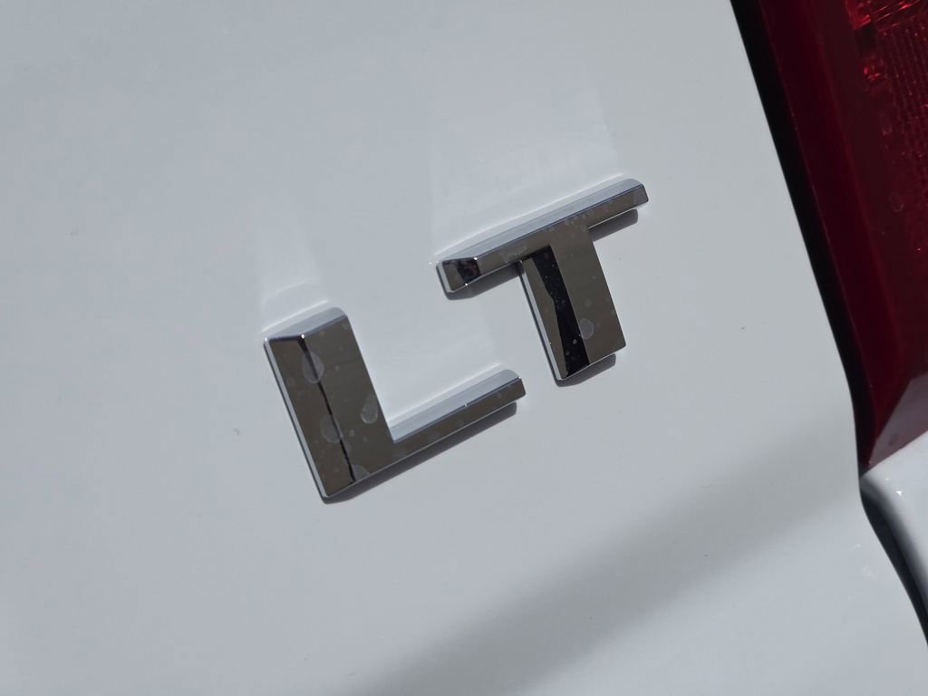 New 2026 Summit White Chevrolet LT image 23