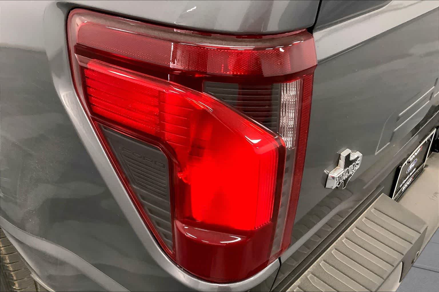 New 2026 Carbonized Gray Metallic Ford XLT image 14