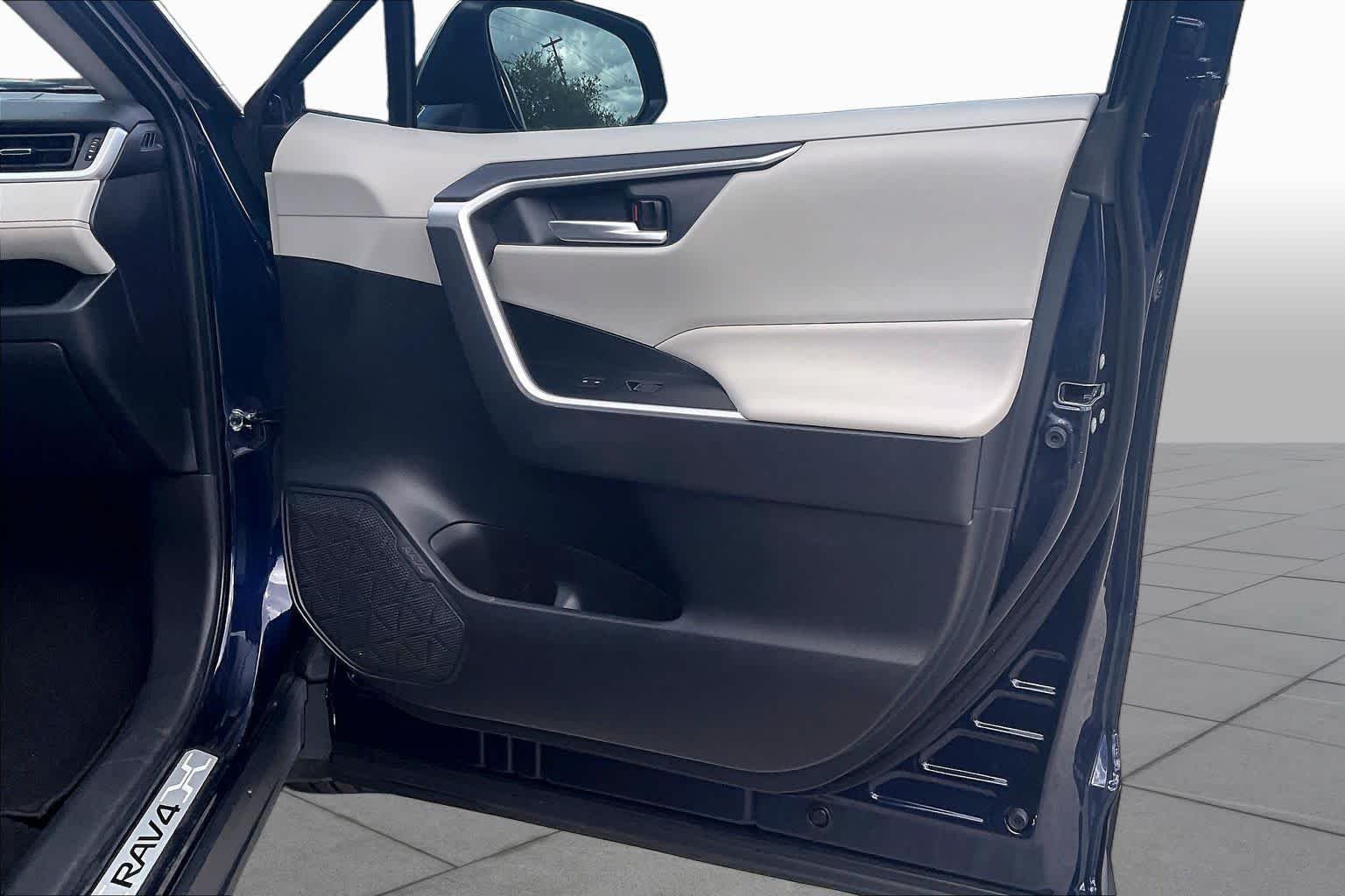 Used 2025 Blueprint Toyota XLE Premium image 22