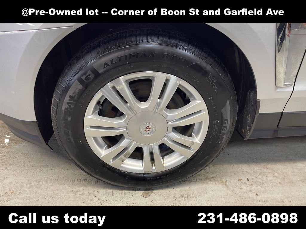 Used 2013 Silver Cadillac Luxury image 11