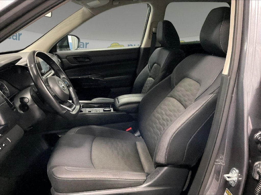 Used 2025 Gray Nissan SV image 10