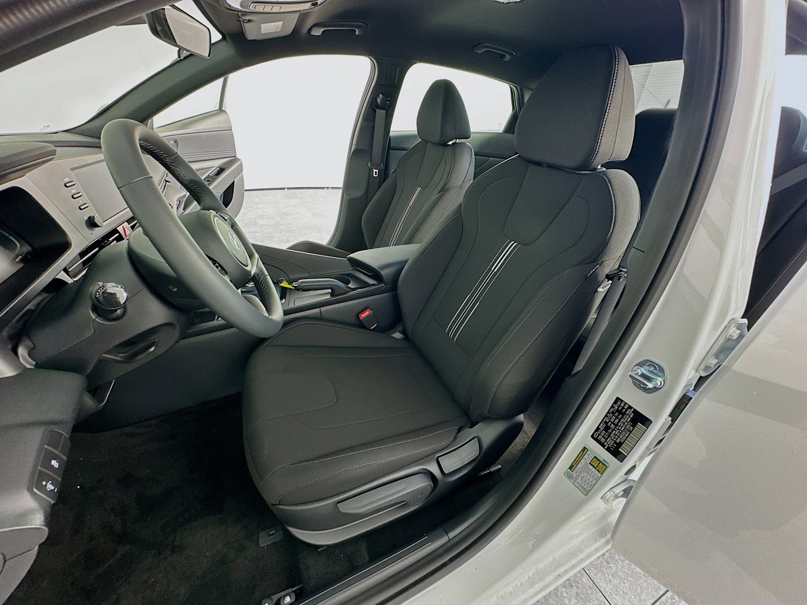 2026 Hyundai Elantra SEL Sport - Photo 26