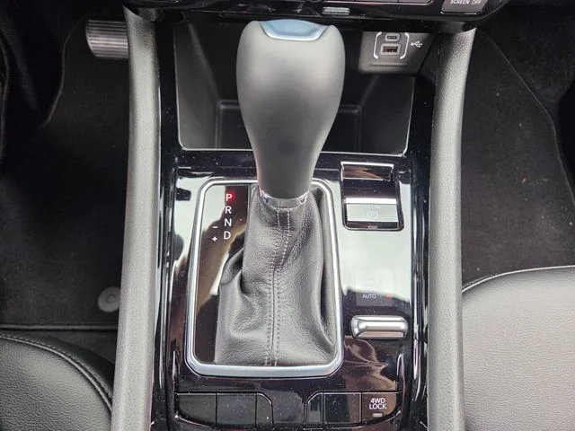 New 2026 Red Hot Pearlcoat Jeep Latitude image 25