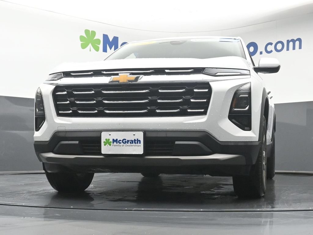 Used 2025 White Chevrolet LT image 7