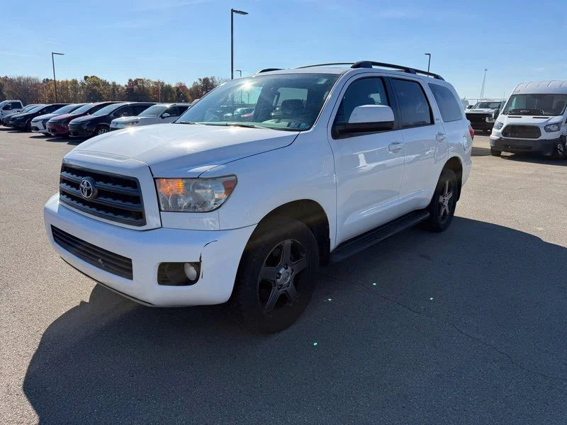 Used 2016 White Toyota SR5 image 2