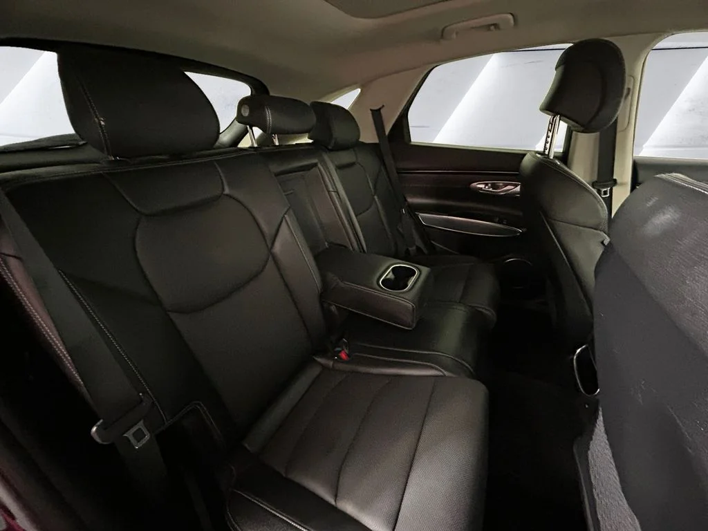 Used 2023 Black Genesis 2.5T image 16