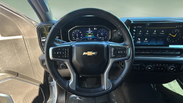 Used 2024 White Chevrolet LT image 17
