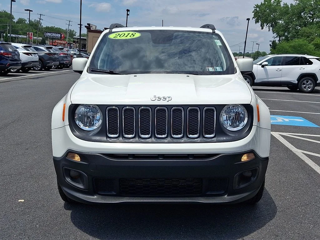 Used 2018 White Jeep Latitude image 2