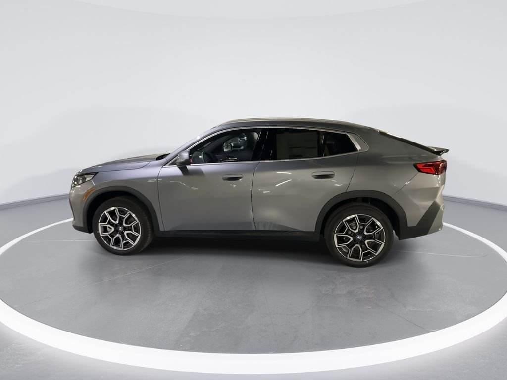 Used 2026 Gray BMW xDrive28i image 5