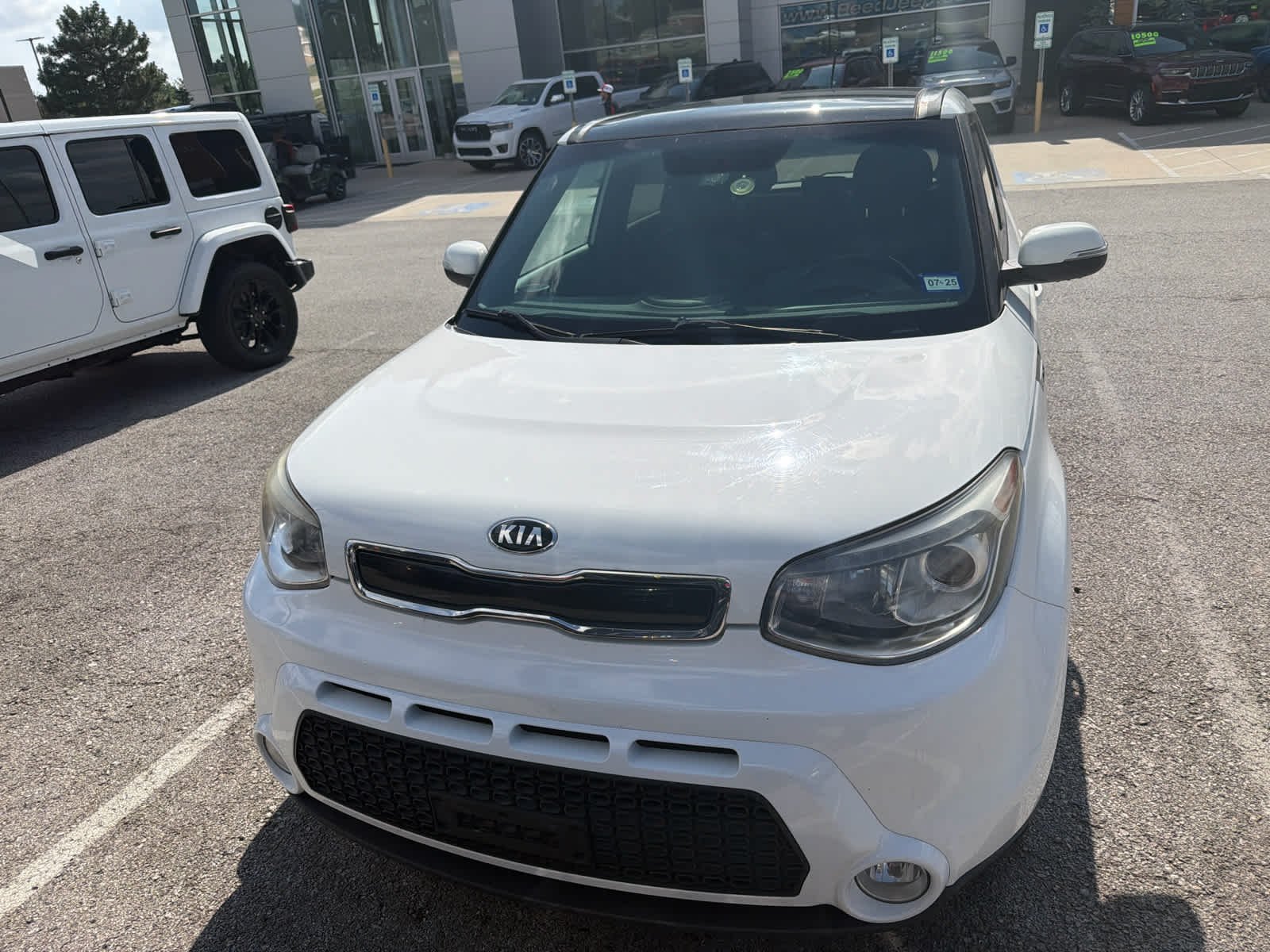 Used 2015 Clear White Kia ! image 2