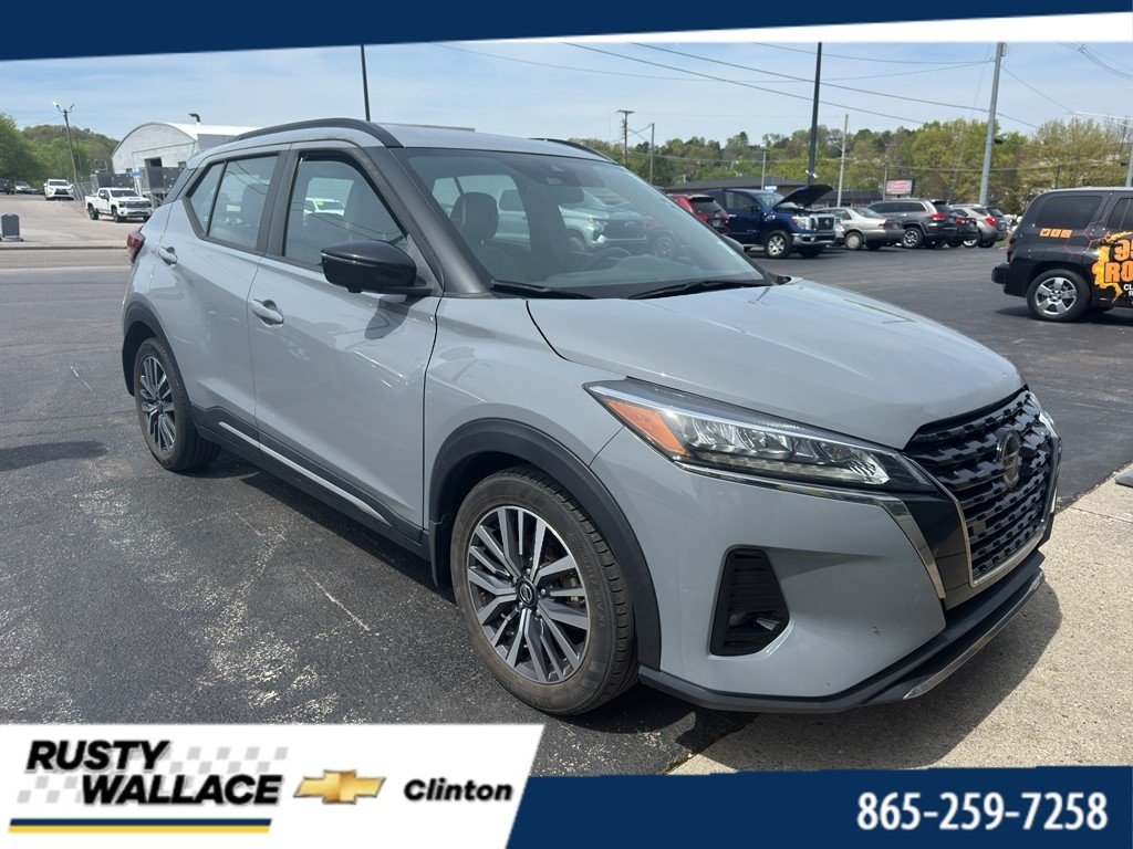 2021 Nissan Kicks SR