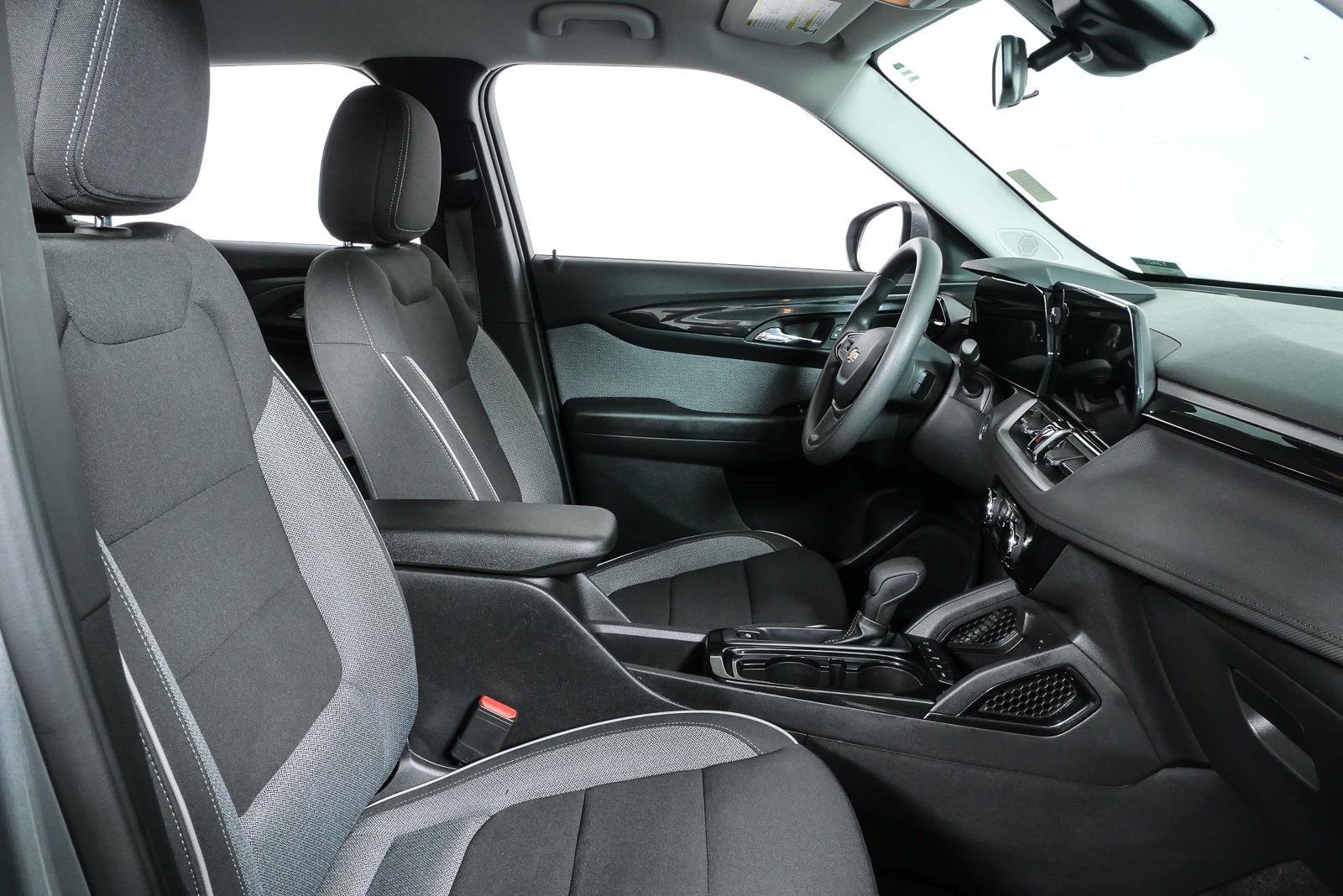 Used 2025 Sterling Gray Metallic Chevrolet LT image 20