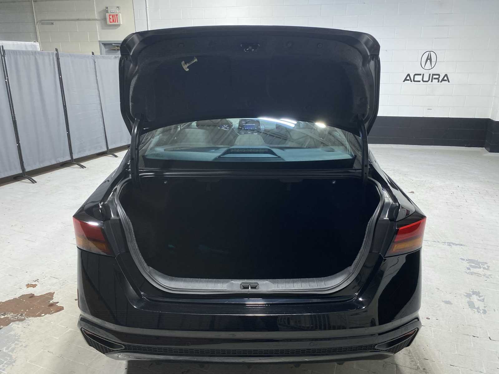 Used 2024 Super Black Nissan 2.5 SV image 19