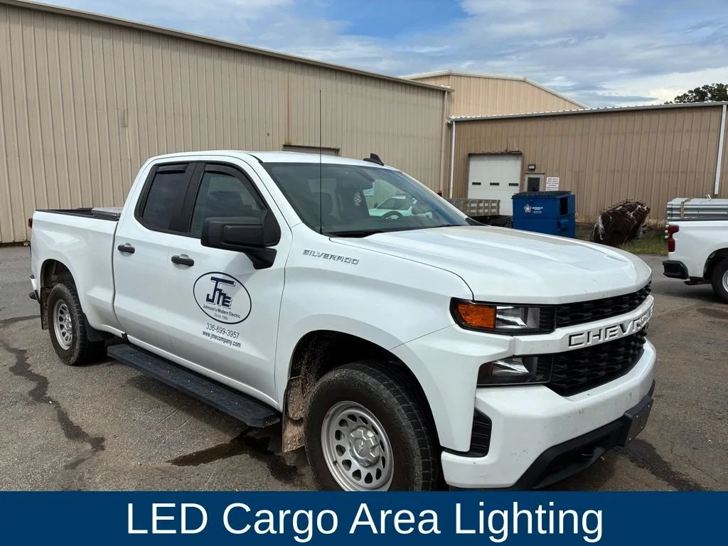 Used 2022 Summit White Chevrolet Custom image 26