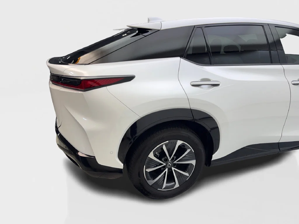 Used 2024 White Lexus 300e Premium image 18
