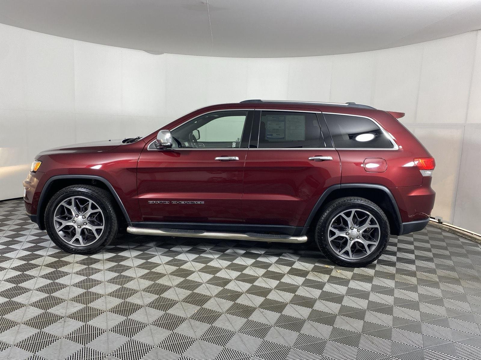 Used 2019 Velvet Red Pearlcoat Jeep Limited image 4