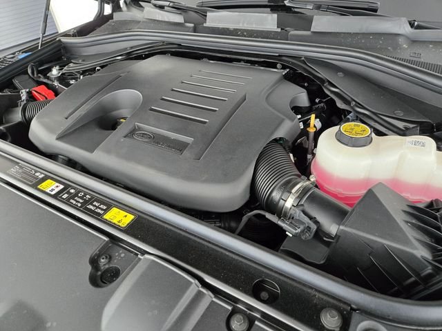 2025 Land Rover Range Rover SE - Photo 18