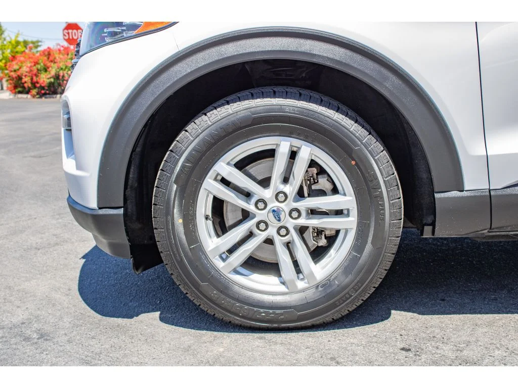 Used 2023 Oxford White Ford XLT image 5