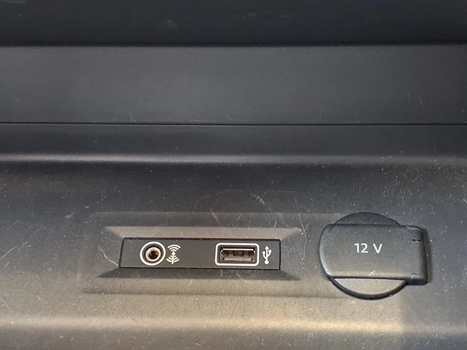 Used 2019 Deep Black Pearl Volkswagen 3.6L V6 SEL Premium image 13