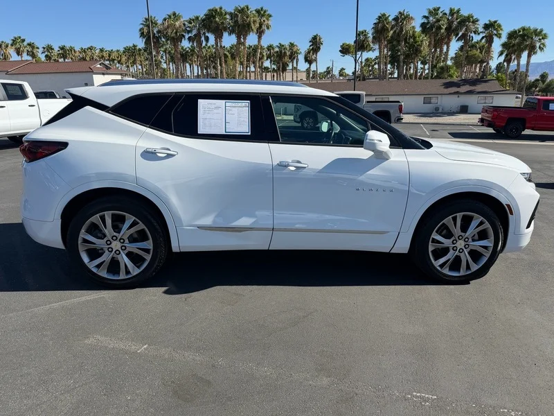 Used 2019 SUMMIT WHITE Chevrolet Premier image 2