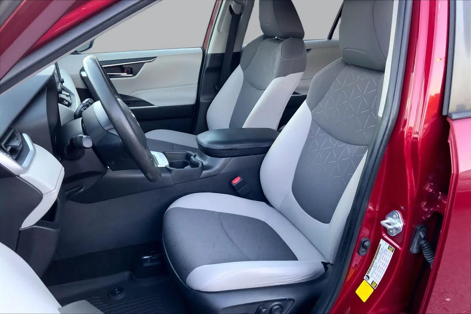 Used 2021 Ruby Flare Pearl Toyota XLE image 5