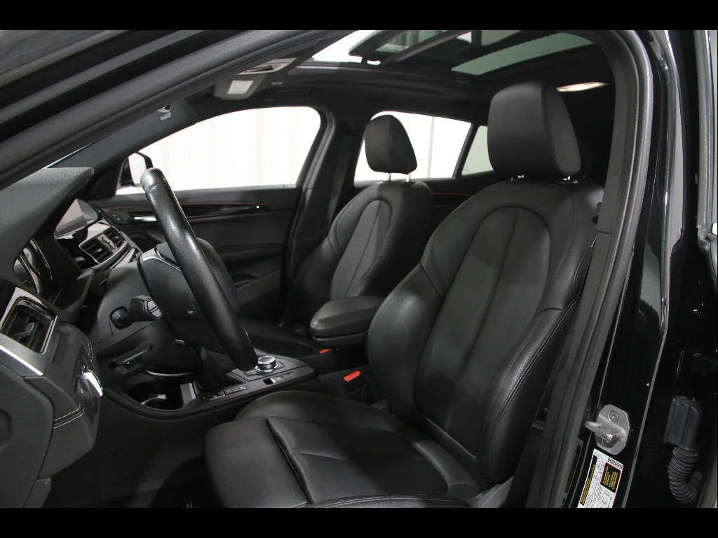 Used 2019 Black Sapphire Metallic BMW xDrive28i image 5