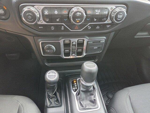 Used 2021 Snazzberry Pearlcoat Jeep Sport S image 19