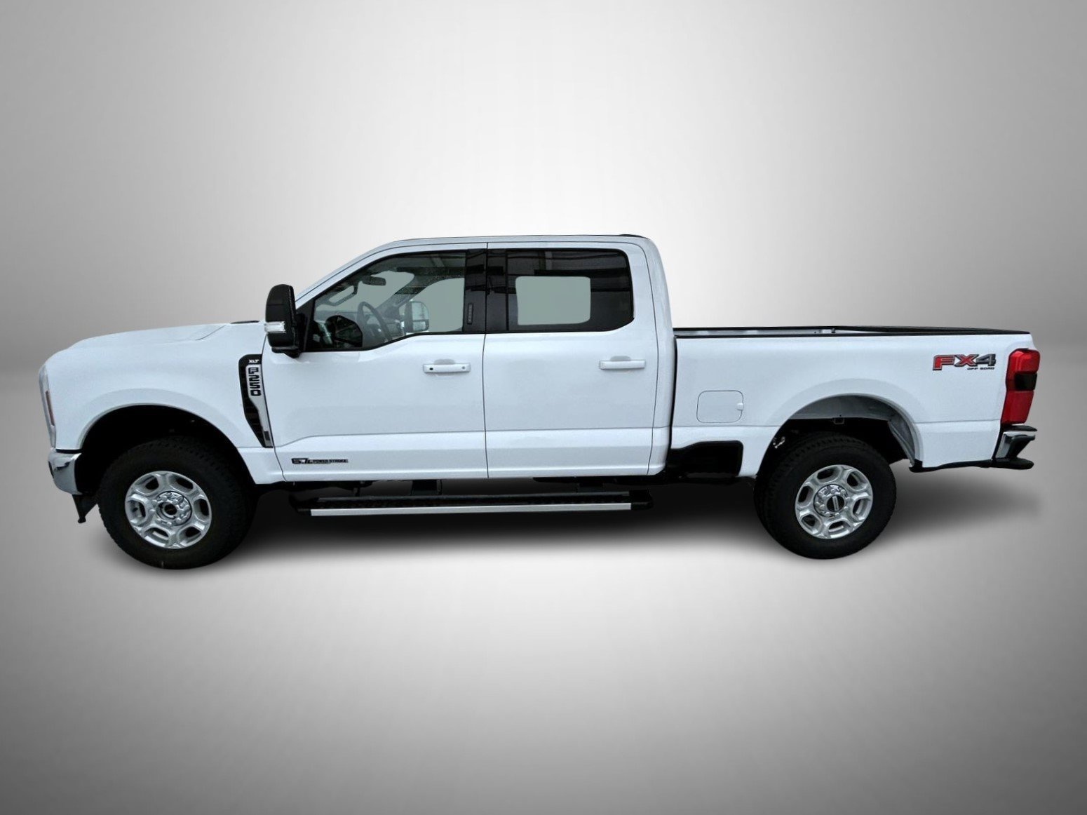 New 2026 Oxford White Ford XLT image 8