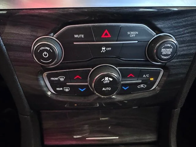 2018 Chrysler 300 Touring - Photo 20
