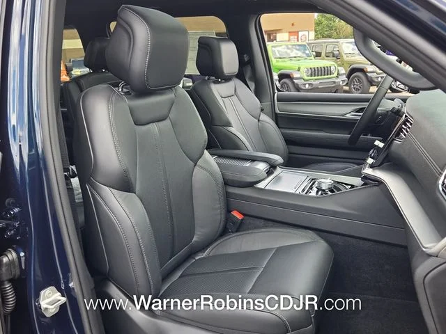 New 2026 Fathom Blue Pearl-Coat Exterior Paint (Late Availability) Jeep Upland image 17