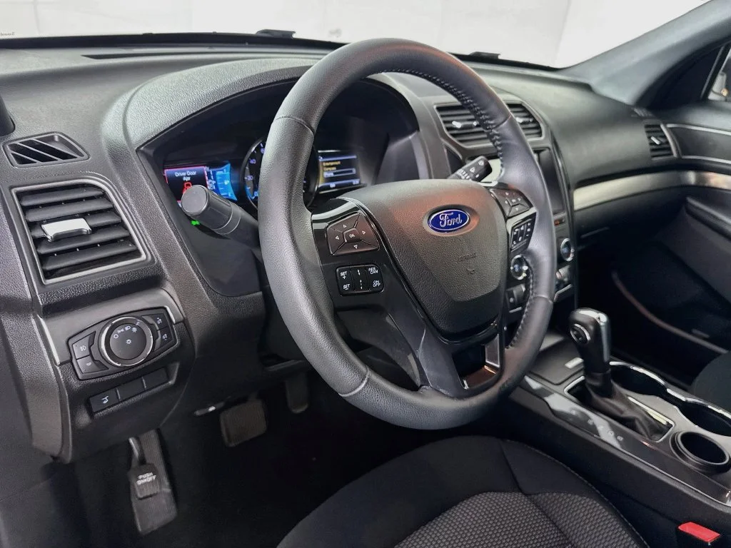 Used 2019 White Ford XLT image 9
