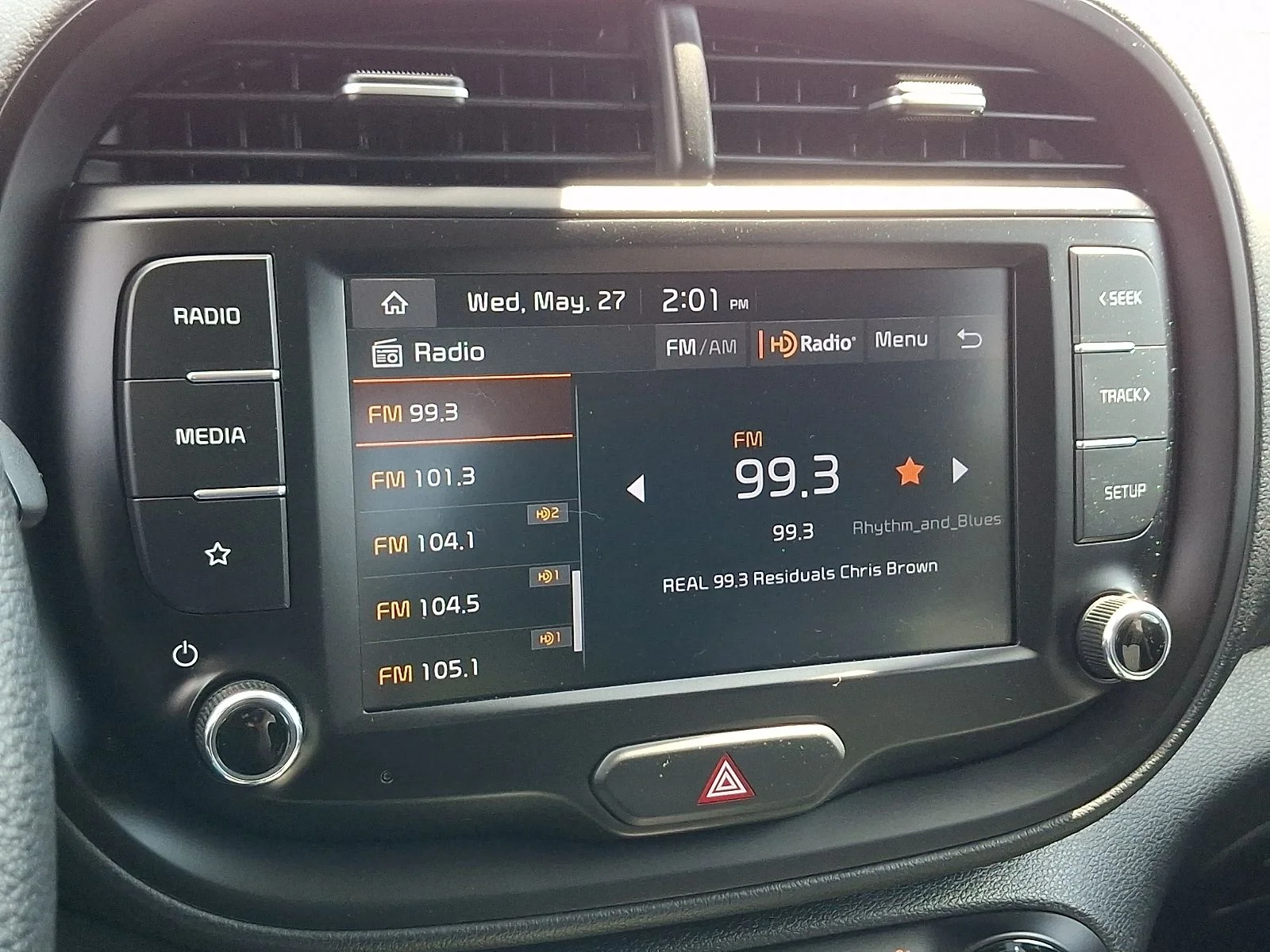 Used 2022 White Kia LX image 17